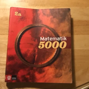 Matematik 2a - I perfekt skick. Köpt på Adilbris och knappast använd! Mötes upp i Stockholm eller fraktar. 