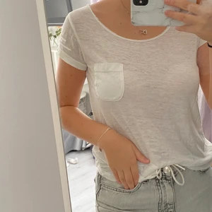 Odd Molly tröja  - En vit odd Molly tröja/blus, jätte skönt material och använd några gånger. Den är i storlek 0 vilket motsvarar XS/S.