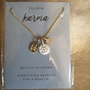 Pilgrim halsband  - Oanvänd halsband från märket Pilgrim, köpt för 399kr men säljer för endast 199kr. (presentpåse följer med) 
