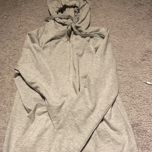 Skön grå tröja!  - Mysig nu till hösten!