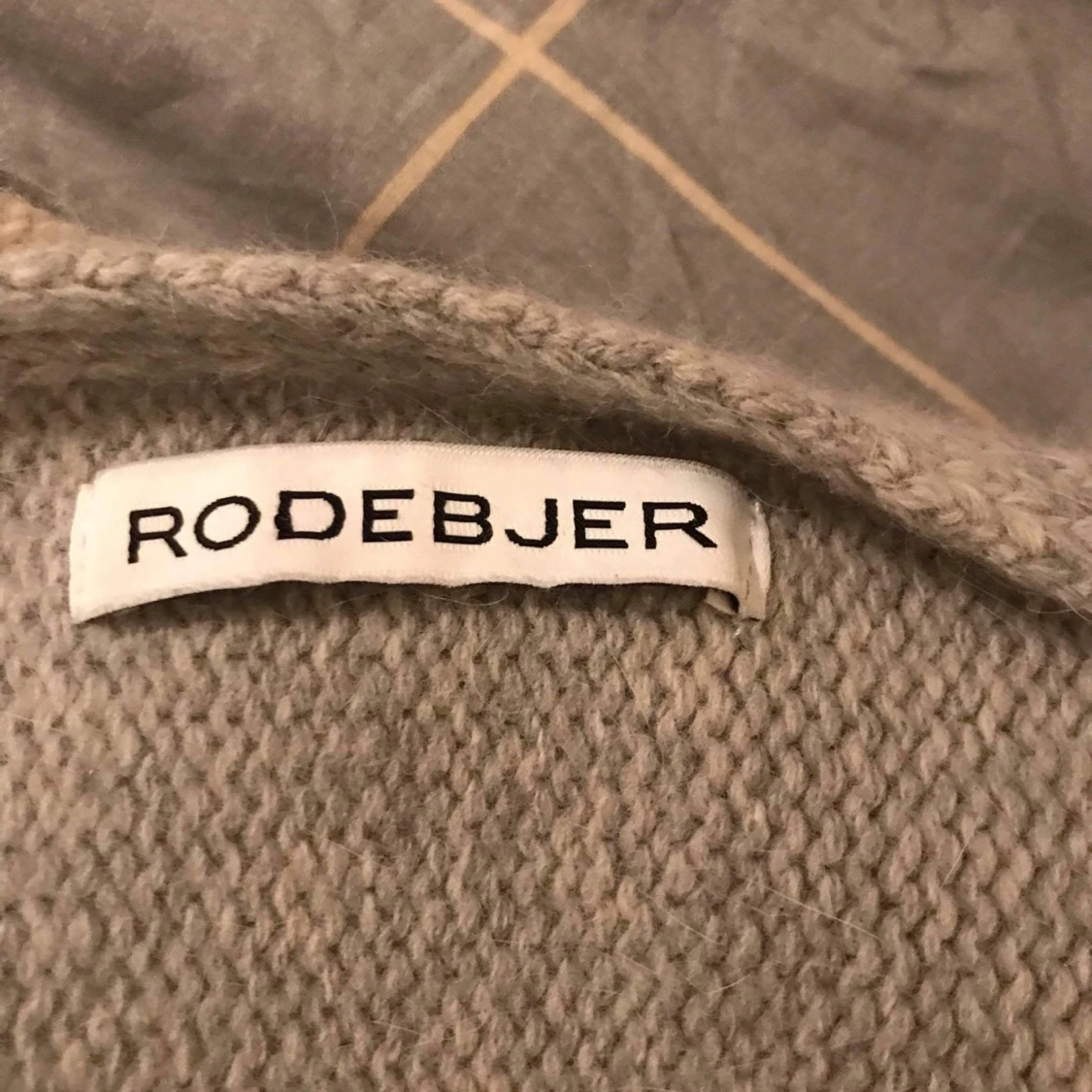 Rodebjer halsduk  - 90