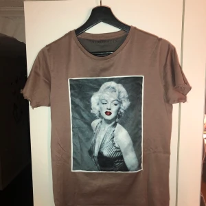 Limitato - Gammal modell av Limitato med Marilyn Monroe. Har tyvärr tappat bort lådan. Kan skicka (köparen står för frakten).                                                                                  Condition: Fair.