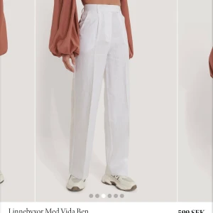 Linnebyxor - Säljer dessa linnebyxor från nakd, använda ett fåtal gånger. SLUTSÅLDA på nakds hemsida. Pga av att det är fler som är intresserade, så buda i antingen chatten eller kommentarerna. Är 168 cm lång. Budet ligger på 320kr 