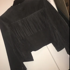  - Kavaj från H&M helt ny. Ny pris var 399kr .  