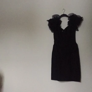  - Jätte fin klänning till olika fina evenemang. Säljer för jag inte använder den. 