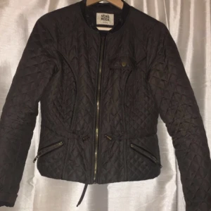  - Mörkgrön quiltad jacka från vero Moda