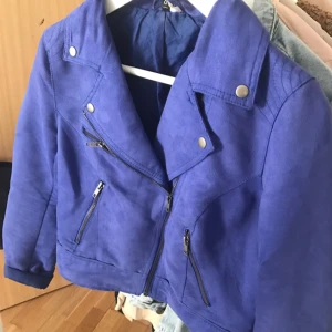  - Blå mockajacka (ej äkta) från H&M