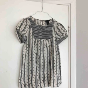  - Jättesöt blus ifrån Marc Jacobs. I fint skick 💌 Nypris ca 2000-3000kr