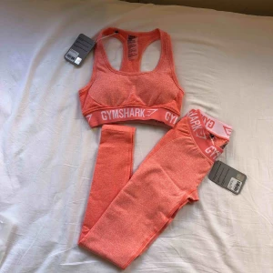  - Säljer gymshark flex i färgen peach choral. Bh storlek S och leggings storlek XS. Aldrig använt eller ens testad. Frakt tillkommer. 