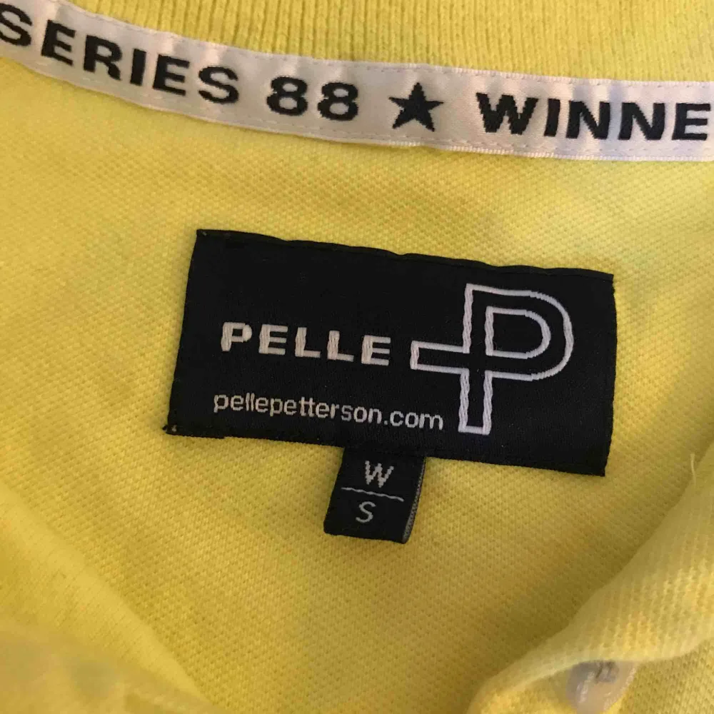 Ny Pelle P pike tröja. Kan frakta men då står köparen för frakten😊 Frakten: 50kr. T-shirts.
