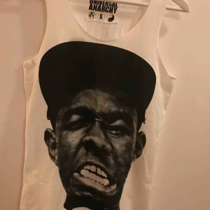  - Detta linne har tvättats en gång., med Tyler The Creator - OFWGKTA Linne Storlek S. 11:- plus frakt 9:- = 20:- 