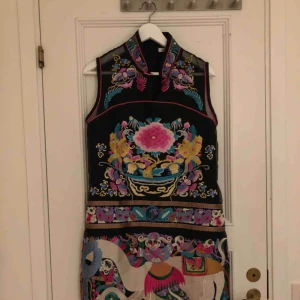  - Fin klänning, använd ett par gånger✨ Köparen står för frakt