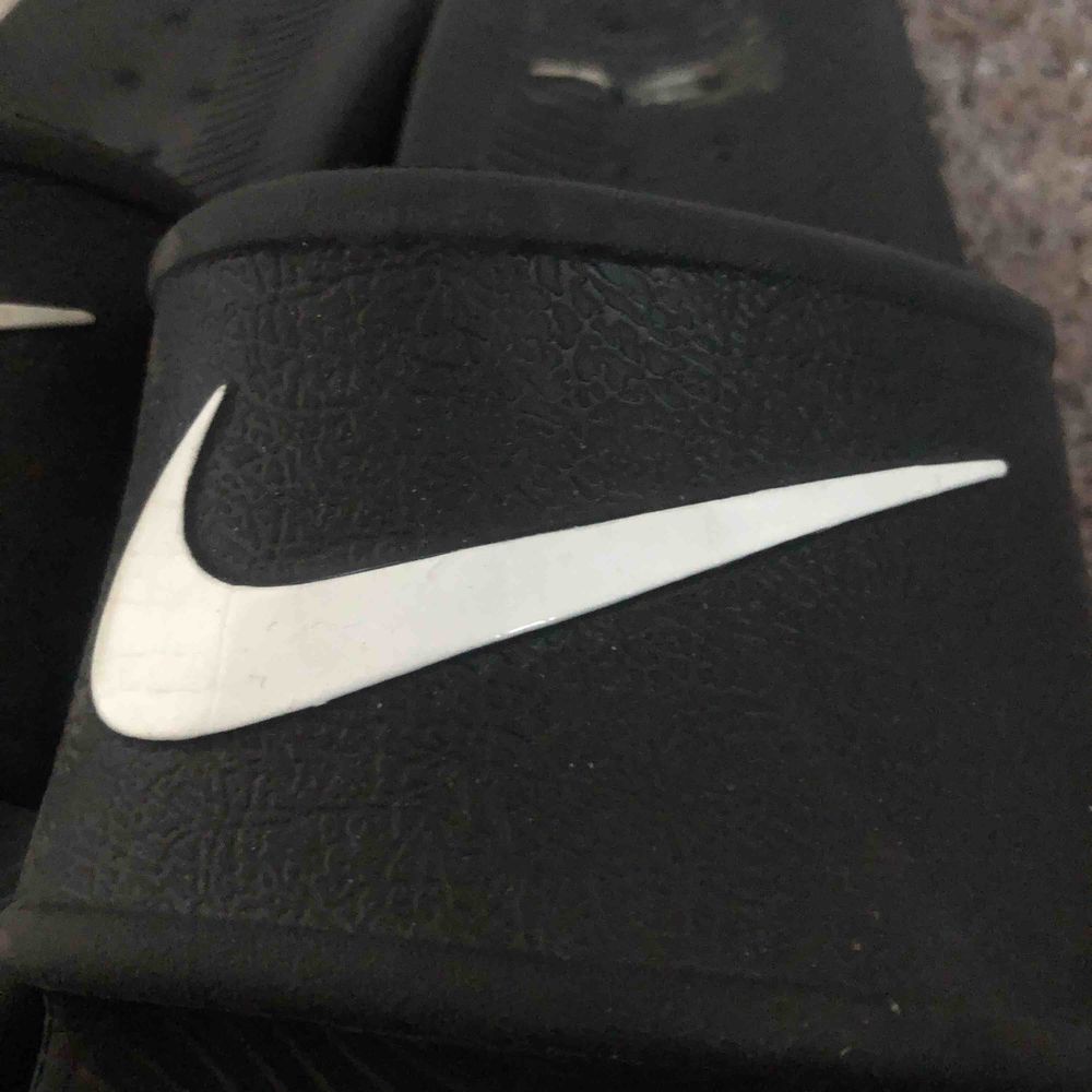 Nike tofflor från zalando Använda | Plick Second Hand