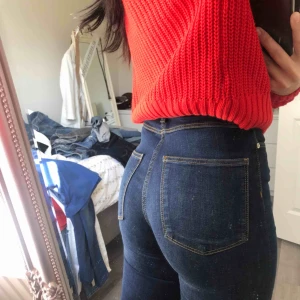  - Helt nya från zara, jättebekväma och du får en fin rumpis i dem🌸