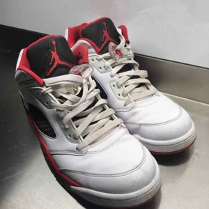  - Air Jordan retro 5 low. Gott skick 
