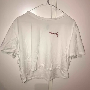  - Nästan aldrig använd vit crop top