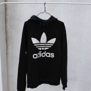  - 🖤 ADIDAS ORIGINAL HOODIE 🖤  FRI FRAKT