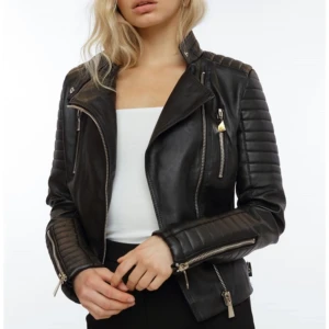  - Populära skinnjackan från chiquelle Storlek 38  250kr + frakt 💗