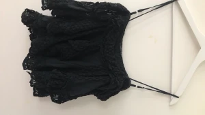 Off shoulder blus med vida ärmar - Vacker svart blus✨ Från Tessie Aldrig använd✨ Strl S