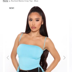Fashion nova top - En fin top helt oanvänd i storlek S. Använder inte för att den är en storlek för liten för mig 