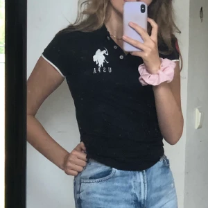 Ralph Laurén t-Shirt storlek xs - En jätte fin Ralph lauren tröja som sälj för att den inte används mycket längre. Det sitter jätte bra på mig som är en S, köparen står för frakt💕