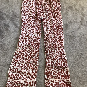 Byxor love stories  - Köpare står för frakt alt hämtning i Malmö 📦 