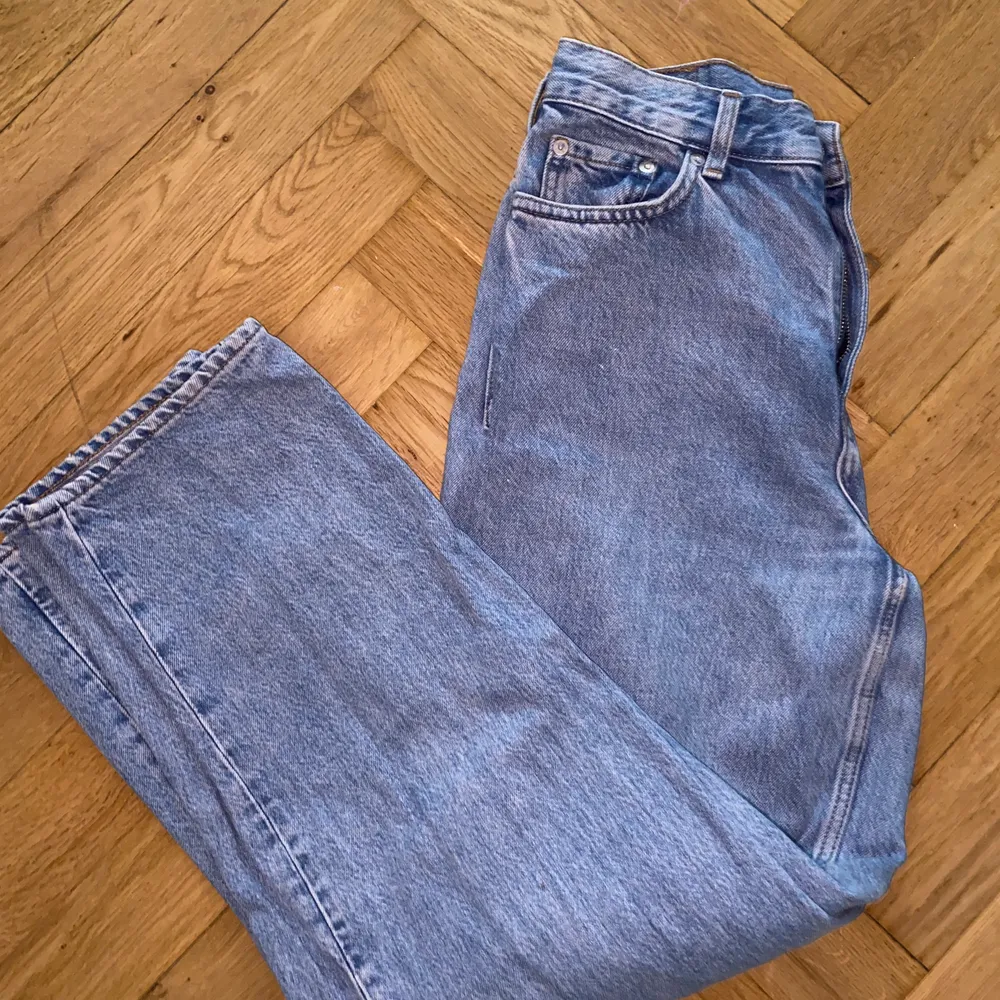 weekday jeans i modellen rail. W26 L32. Jeans & Byxor.