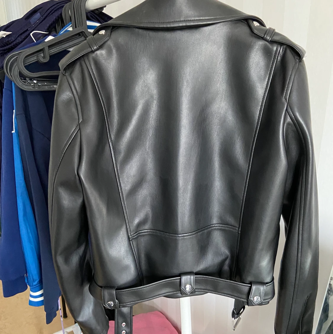Läderjacka från Zara - 90