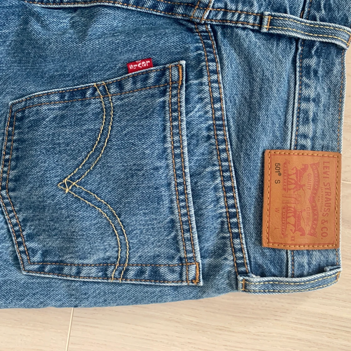Levis 501 hög midja