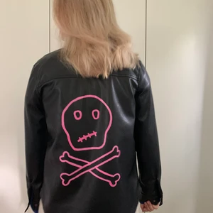 Skjorta  - Skinnskjorta från h&m säljs för 250+63kr frakt