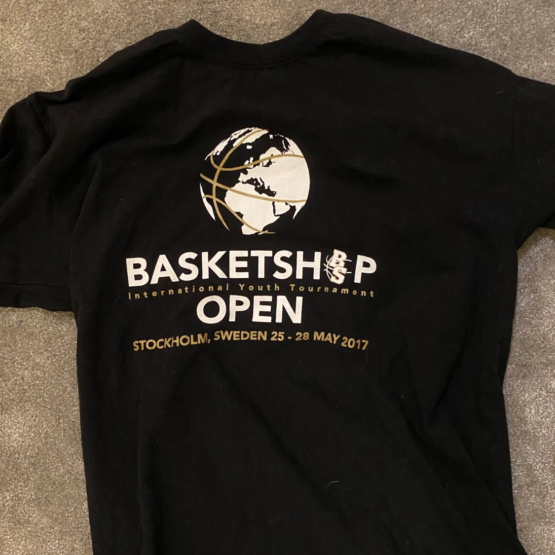 T-shirt med baskettryck - 91