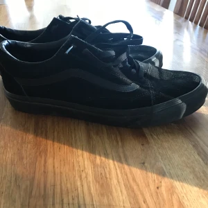 Vans skor  - Nu är det dags att sälja skorna pga kommer aldrig använda dem. Köparen står för frakten 