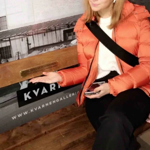  - Väskband från Carin Wester, 106,5 x 5 cm. Superfint men har köpt en ny väska där jag inte kan byta band 🥺  