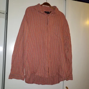  - Smårutig långärmad  skjorta 