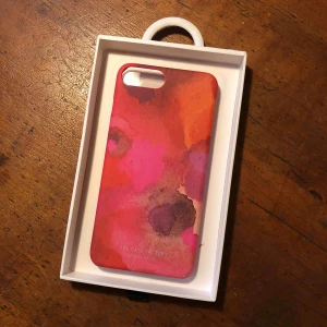  - iPhone 8 Plus skolrekord tror jag! Behöver inte det då jag har fel telefon. Aldrig använt Kan mötas i Stockholm. Köpare står för frakt