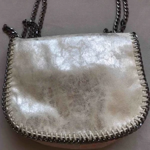  - Bag will be send from Turkey and cargo price is included.