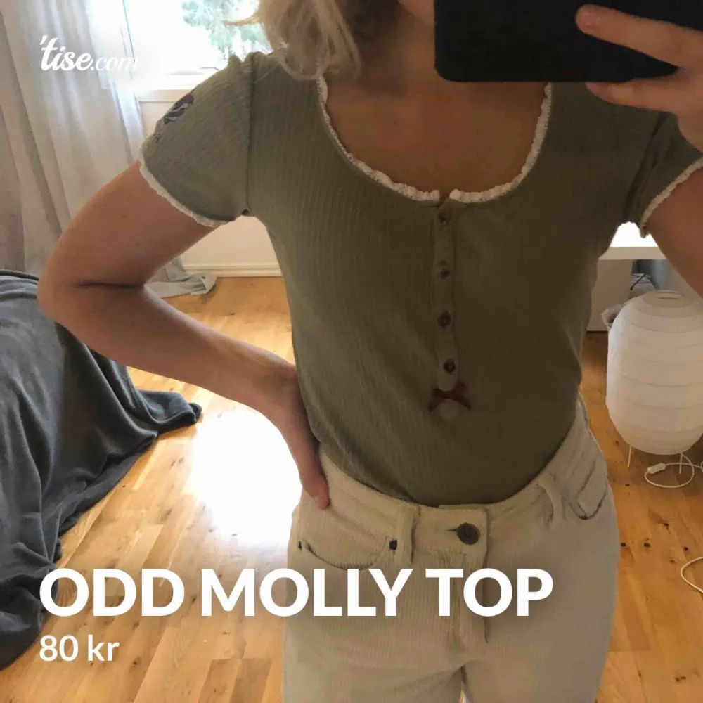 En fin grön tröja från odd Molly i storlek 0/xs den är i fint skick men väl använd det finns inga hål eller skador på den. . Toppar.