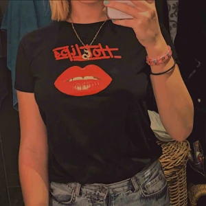  - Cool t-shirt från Carlings. Aldrig använd. 