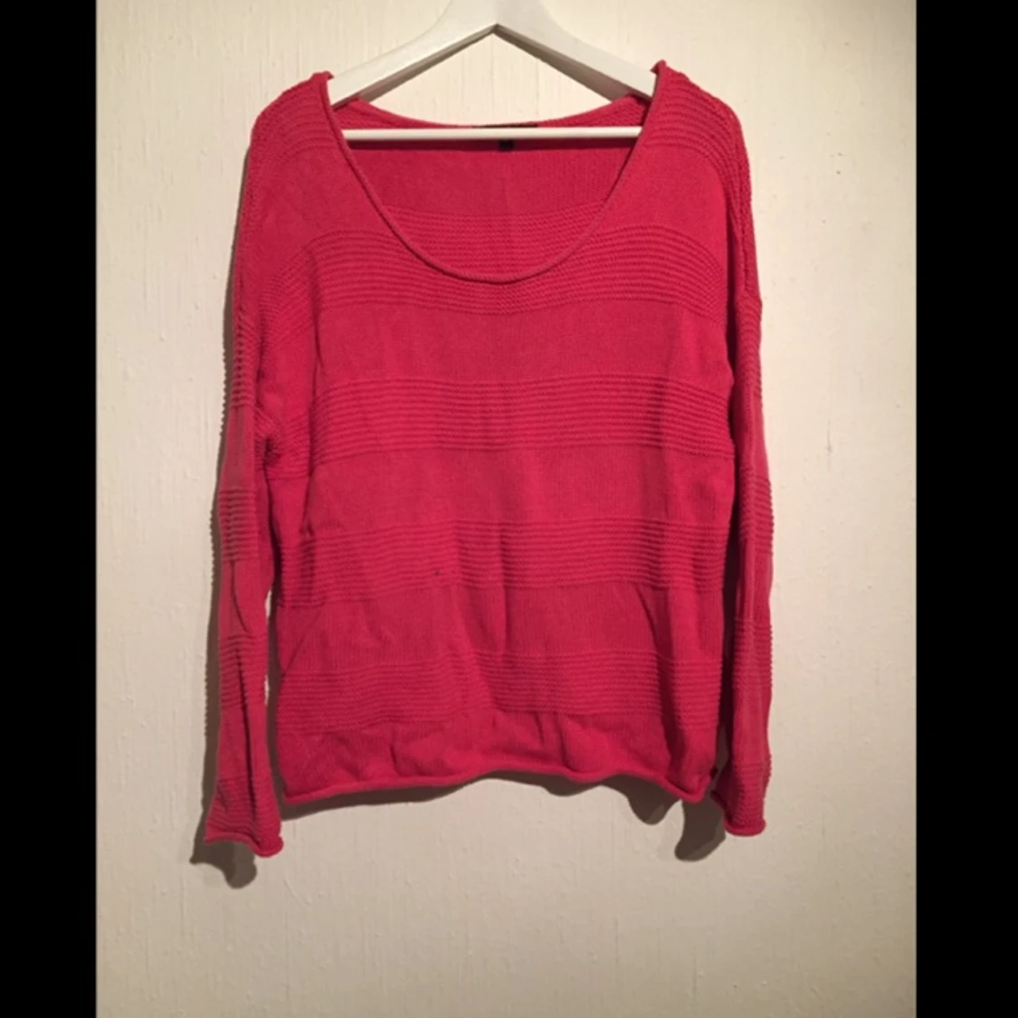 Rosa stickad tröja från Lindex