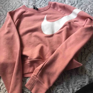  - Nike tröja, använd endast en gång så bra skick.
