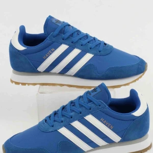  - Help nya Adidas haven sneakers. Aldrig använda. Nypris: 900kr