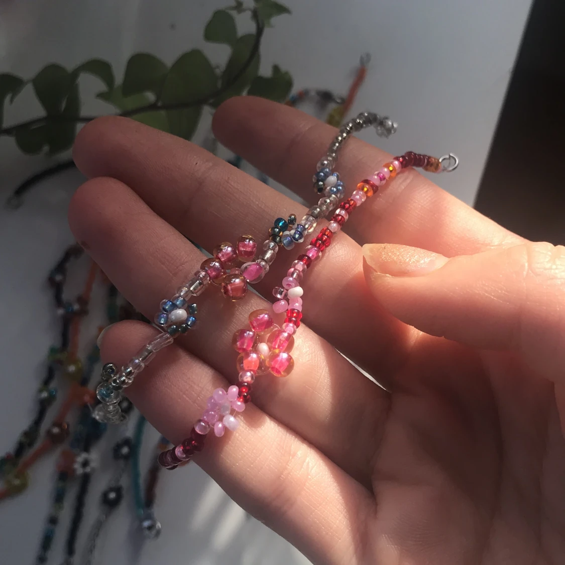 handgjorda armband med blommor! - 91