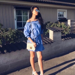 Madlady klänning (36) - Använd max 3 gånger. Väldigt fint skick! 