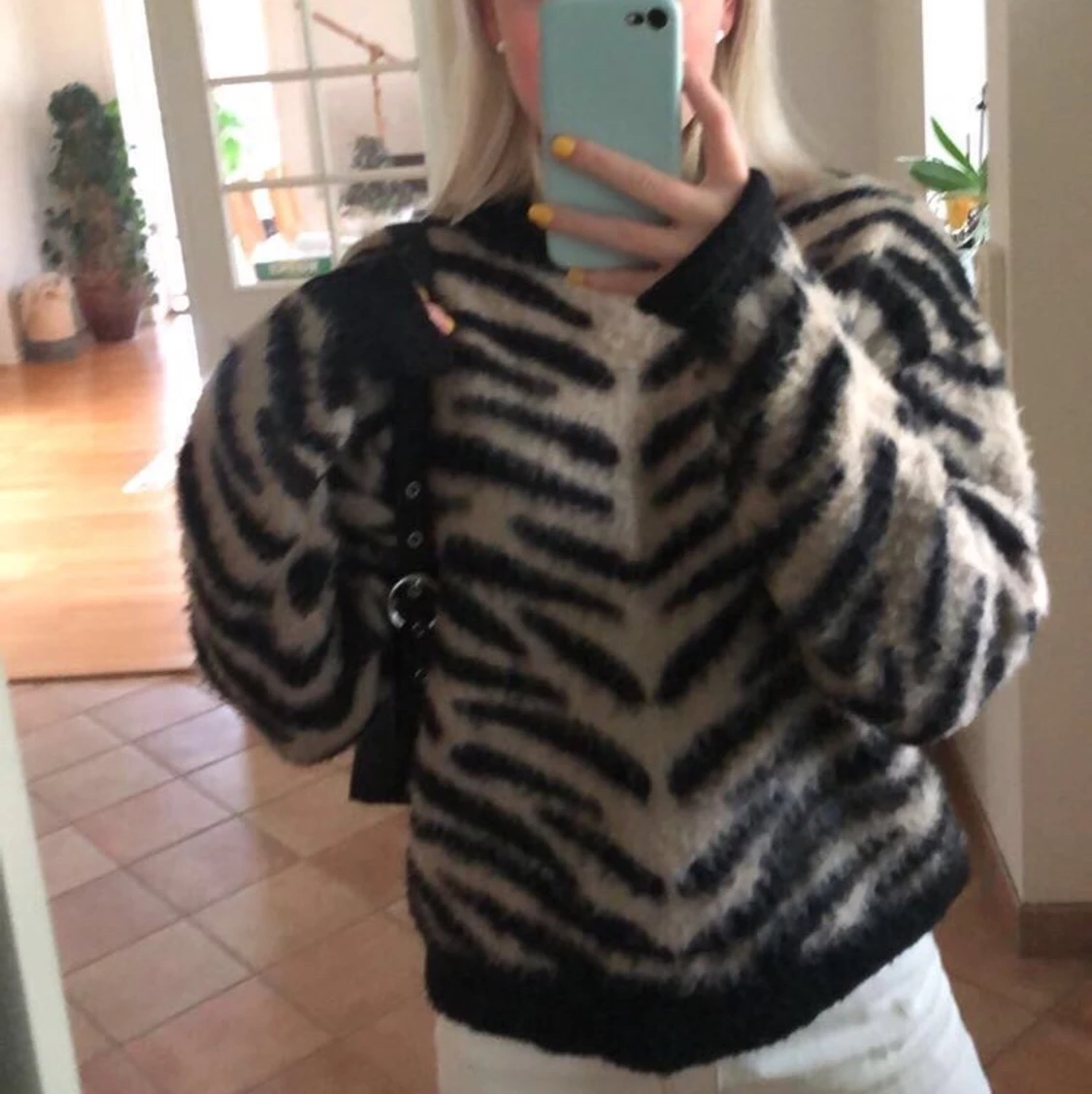 Zebra stickad tröja  - 91