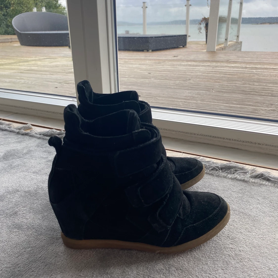 Höga svarta skor  - 91