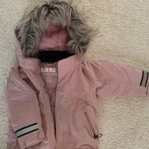 Kaxs Lindex strl 92 - Vinterjacka kaxs från Lindex strl 92