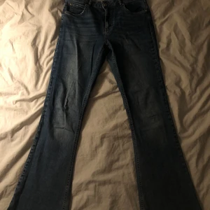 Bootcut jeans - Blå bootcut jeans, midrise 
