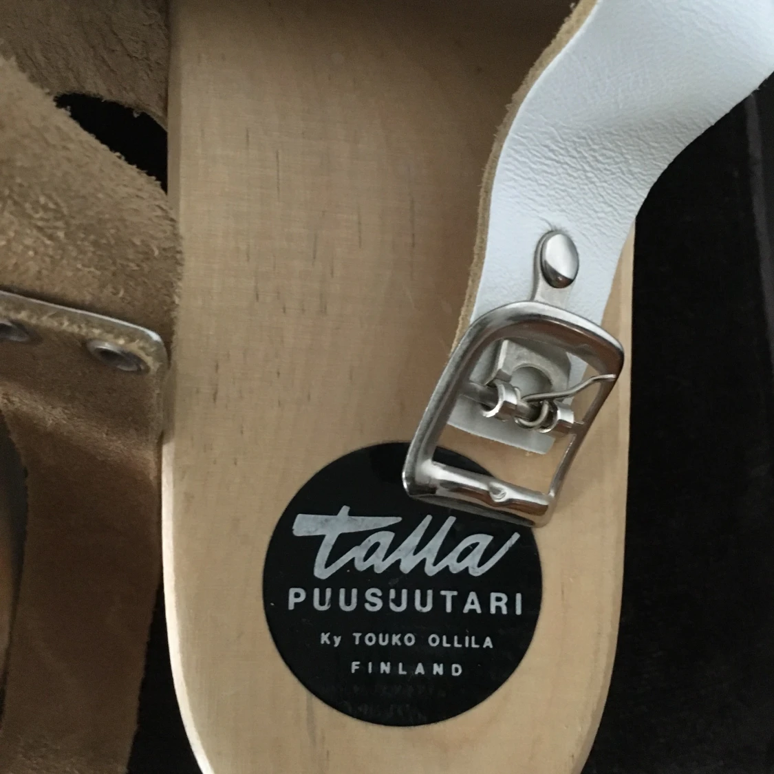 Ny läder och trä skor i stl 39 - 90