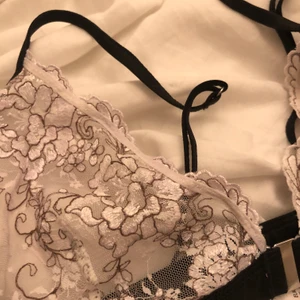 Spets bh - Superfin spets bh från Lindex, aldrig använd, stl M, Ella M