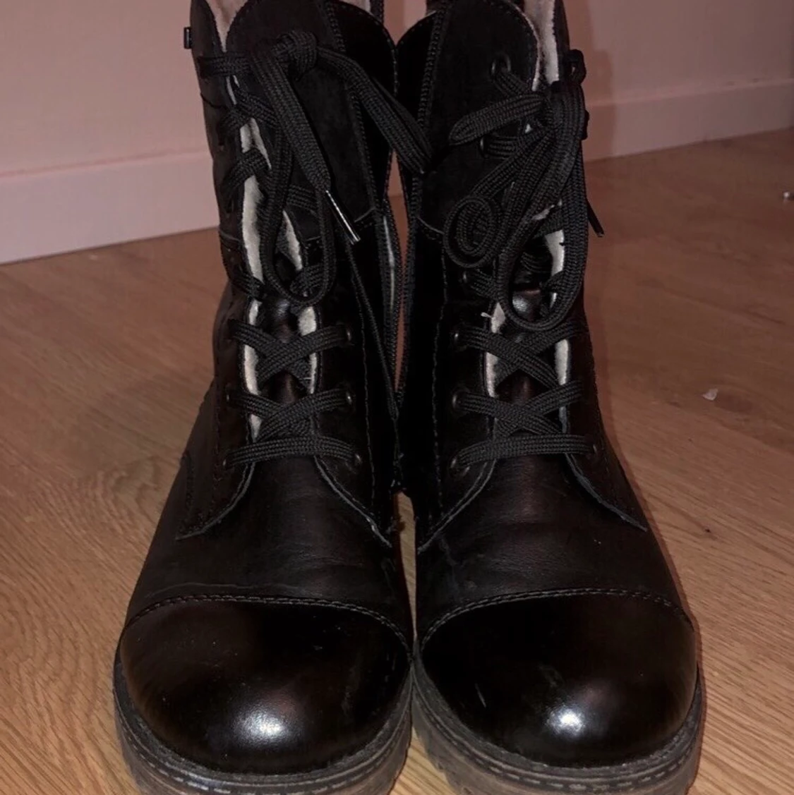 Svarta stövlar storlek 38 - 90